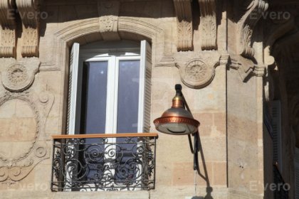 Bordeaux - Détail fenêtre et luminaire