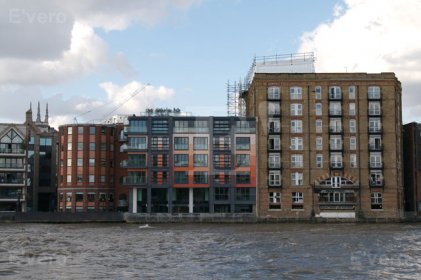 Londres - Immeubles contemporains sur la Tamise